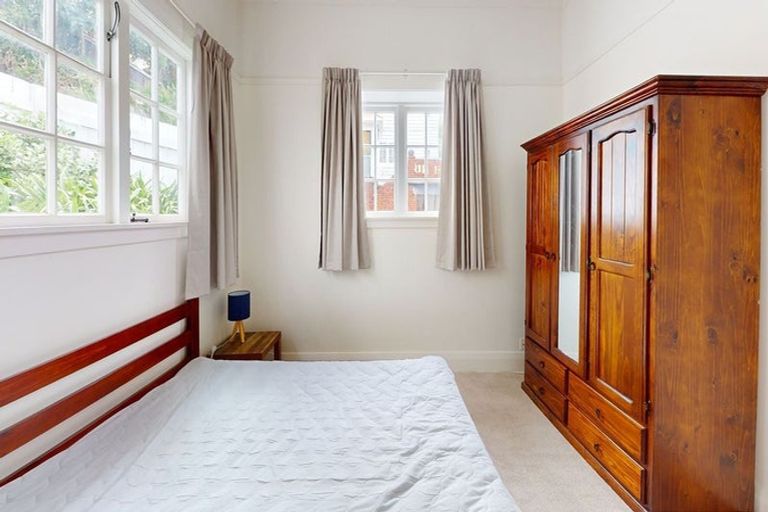 Photo of property in 51 Aurora Terrace, Kelburn, Wellington, 6012