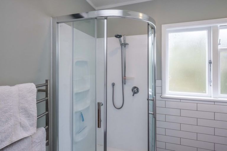 Photo of property in 90 Nicholson Road, Khandallah, Wellington, 6035