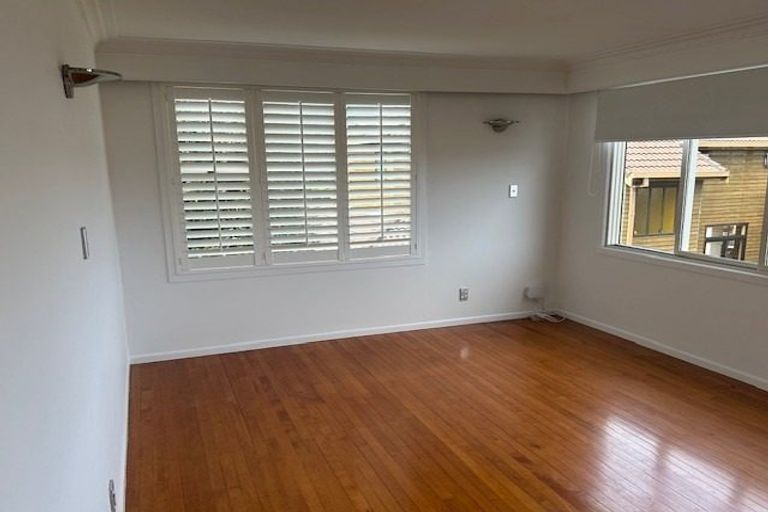Photo of property in 2/26 Otakau Road, Milford, Auckland, 0620