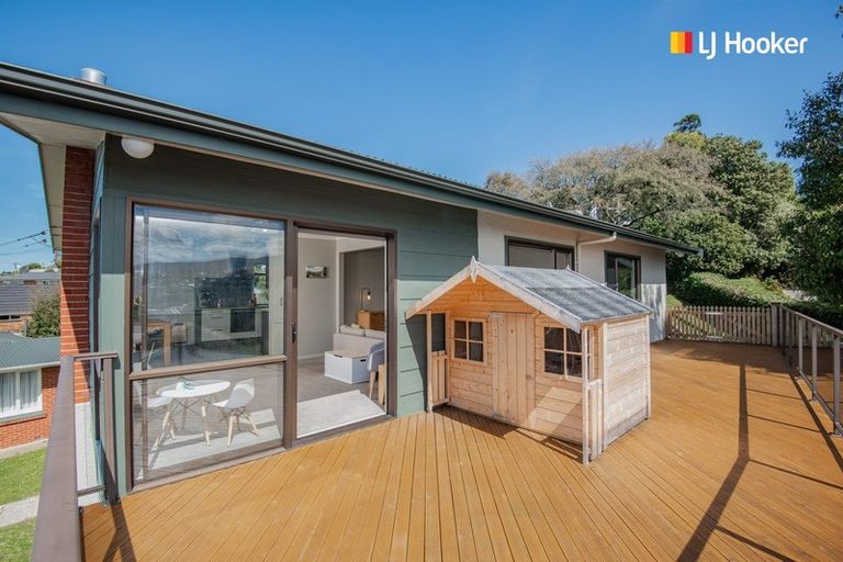 Photo of property in 100 Easther Crescent, Kew, Dunedin, 9012