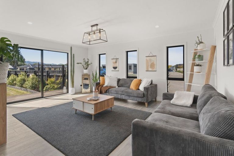 Photo of property in High Street South, Carterton, 5713