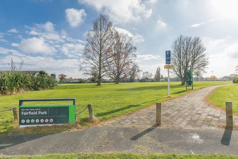 Photo of property in 33 Paul Crescent, Fairfield, Hamilton, 3214