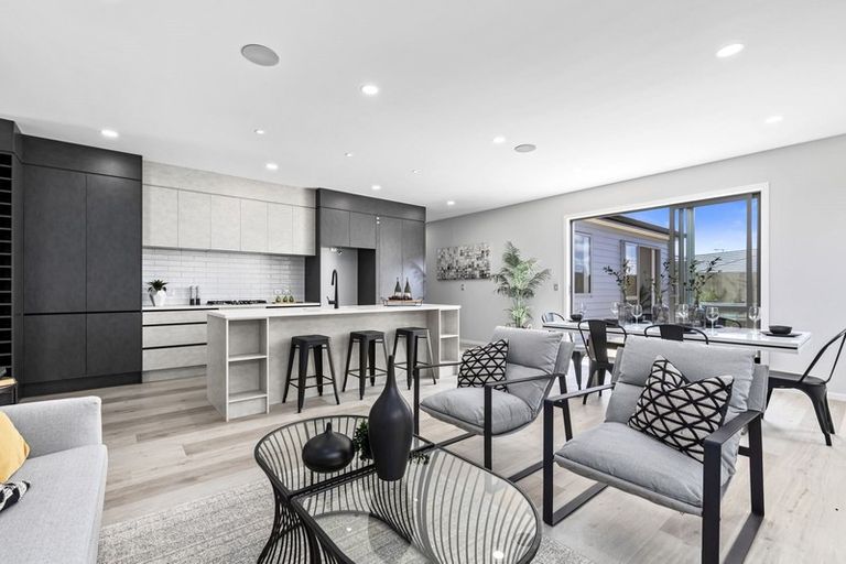 Photo of property in 26 Vinistra Road, Kumeu, 0810