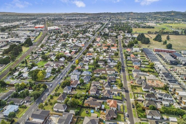 Photo of property in 25 Arimu Road, Papakura, 2110