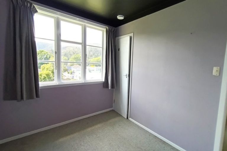 Photo of property in 16 Logie Street, Stokes Valley, Lower Hutt, 5019