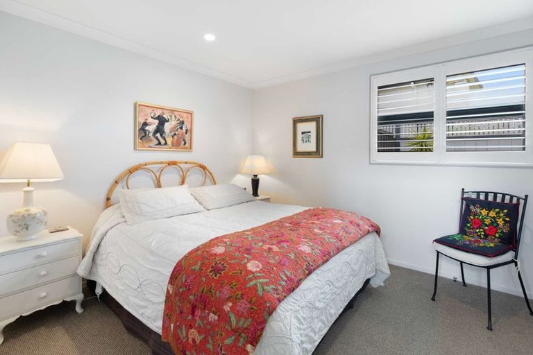 Photo of property in 107 Ruapehu Drive, Fitzherbert, Palmerston North, 4410