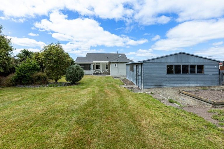 Photo of property in 16 Herbert Street, Waimate, 7924
