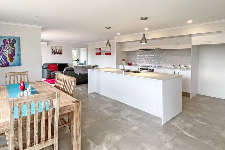 Photo of property in 20 Spinnaker Point, Haruru, 0204