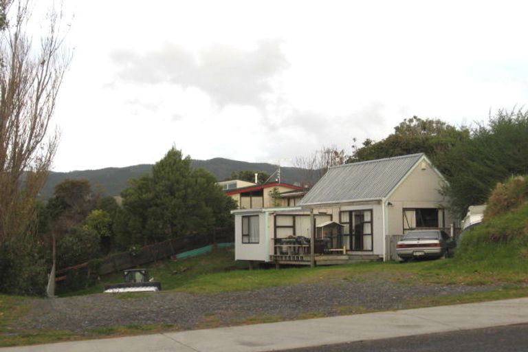 Photo of property in 76 Alexander Road, Raumati Beach, Paraparaumu, 5032