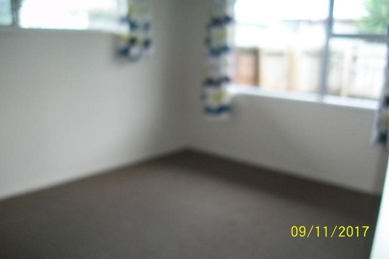 Photo of property in 4/96 Titirangi Road, New Lynn, Auckland, 0600