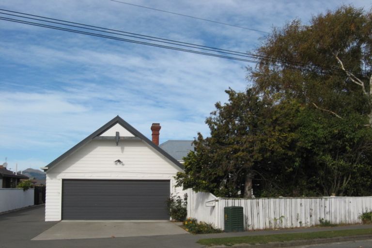 Photo of property in 2/85a Middlepark Road, Sockburn, Christchurch, 8042