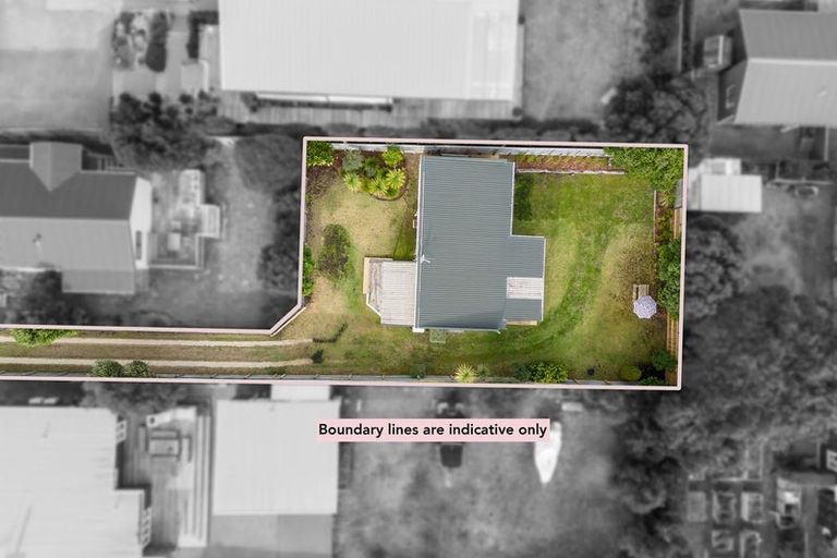 Photo of property in 55 Ngapaki Street, Waikanae Beach, Waikanae, 5036