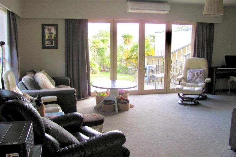 Photo of property in 2 Ross Street, Onerahi, Whangarei, 0110