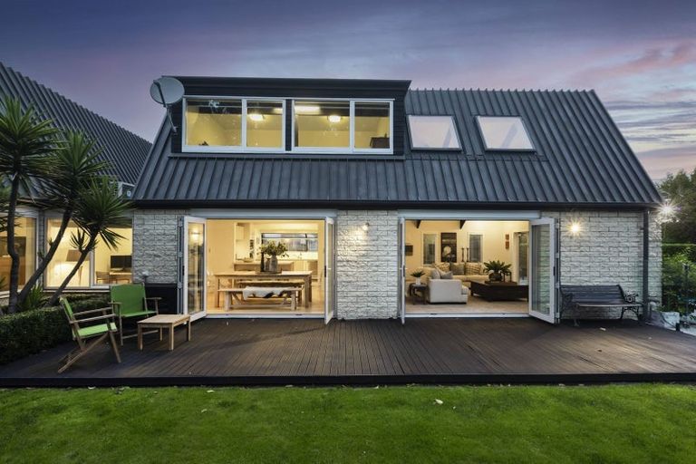 Photo of property in 1 Hanover Place, Ilam, Christchurch, 8041
