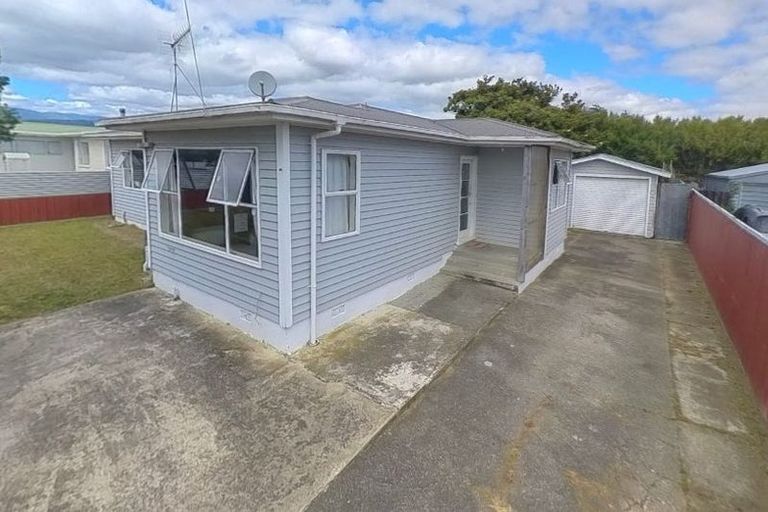 Photo of property in 16 Stirling Street, Levin, 5510