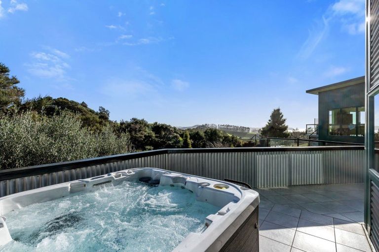 Photo of property in 1559 Pataua Road North, Pataua North, Whangarei, 0175