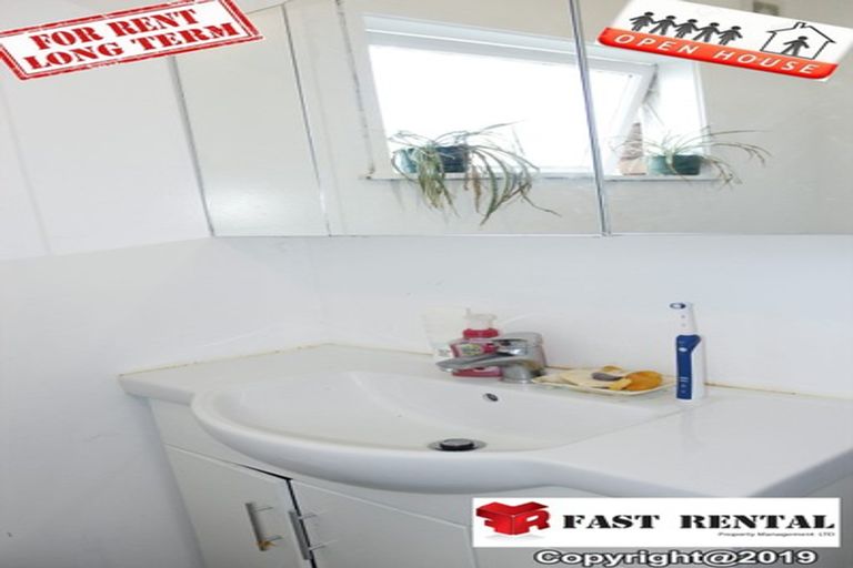 Photo of property in 1/8 Waverley Avenue, Glenfield, Auckland, 0629