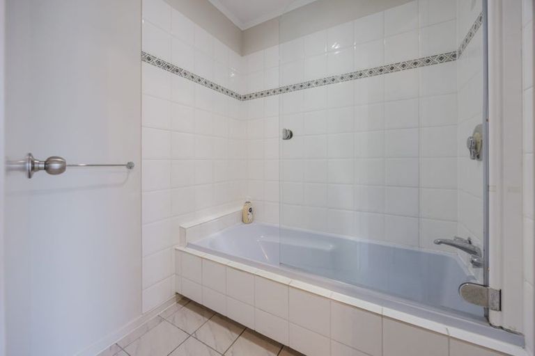 Photo of property in 168 Walter Strevens Drive, Conifer Grove, Takanini, 2112