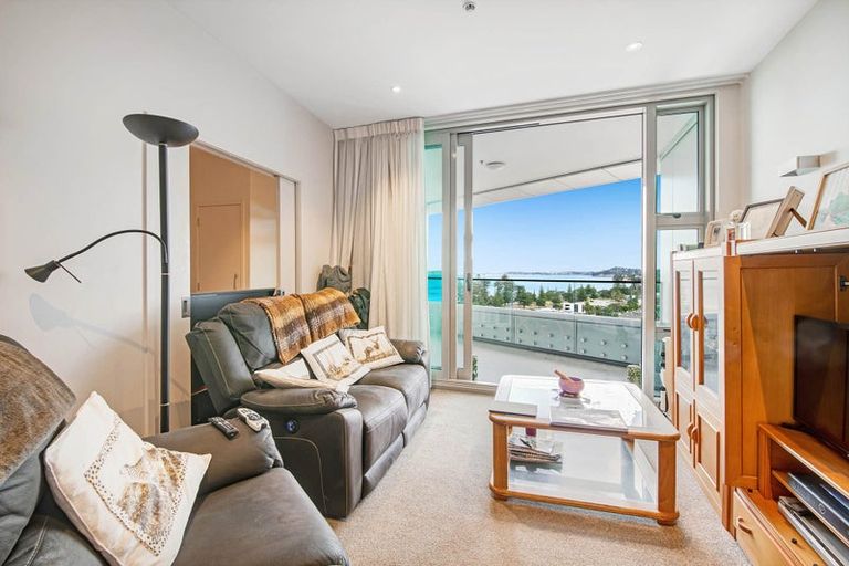 Photo of property in 1115/11 Tamariki Avenue, Kelston, Auckland, 0602