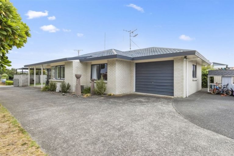 Photo of property in 21 Percy Road, Papamoa Beach, Papamoa, 3118