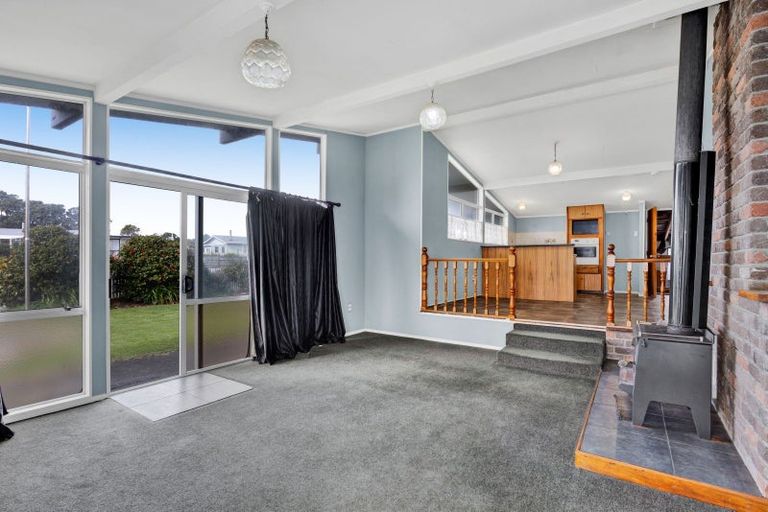 Photo of property in 22 Hickey Place, Opunake, 4616