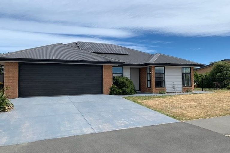 Photo of property in 4 Dundee Close, Darfield, 7510