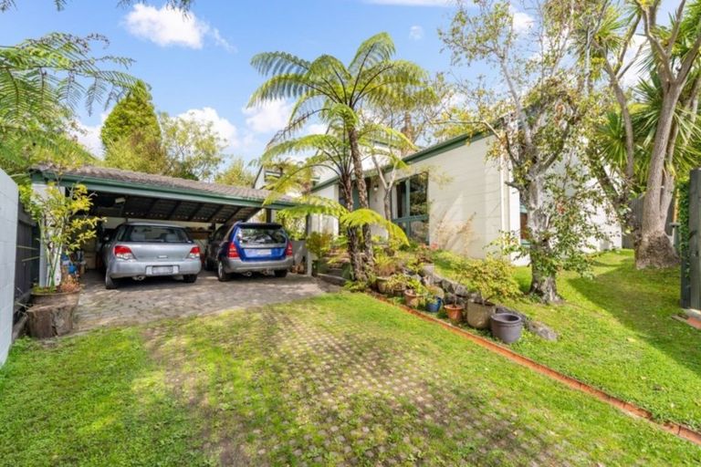 Photo of property in 16 Tapestry Grove, Silverstream, Upper Hutt, 5019