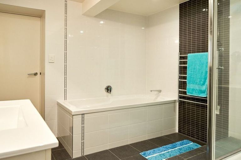 Photo of property in 102 Homebush Road, Khandallah, Wellington, 6035