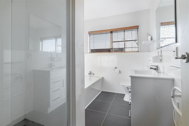 Photo of property in 7 Apsley Drive, Russley, Christchurch, 8042