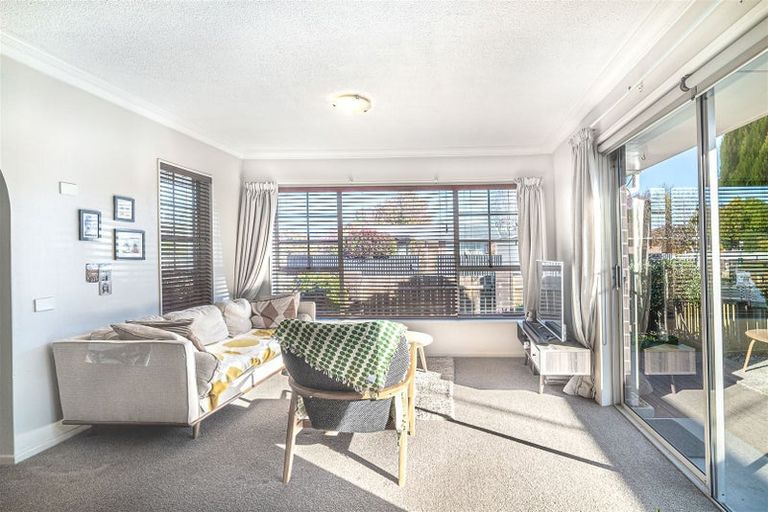 Photo of property in 7 Apsley Drive, Russley, Christchurch, 8042