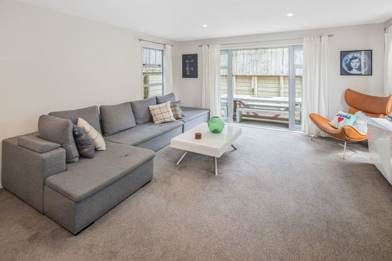 Photo of property in 46 Erlestoke Crescent, Churton Park, Wellington, 6037