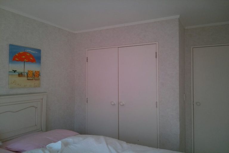 Photo of property in 1/28 Bernie Edwards Place, Botany Downs, Auckland, 2010