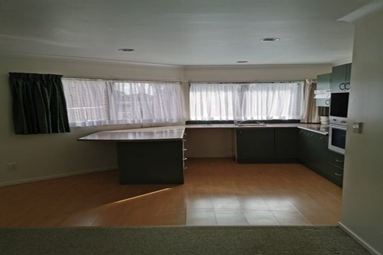 Photo of property in 70 Sturges Road, Henderson, Auckland, 0612