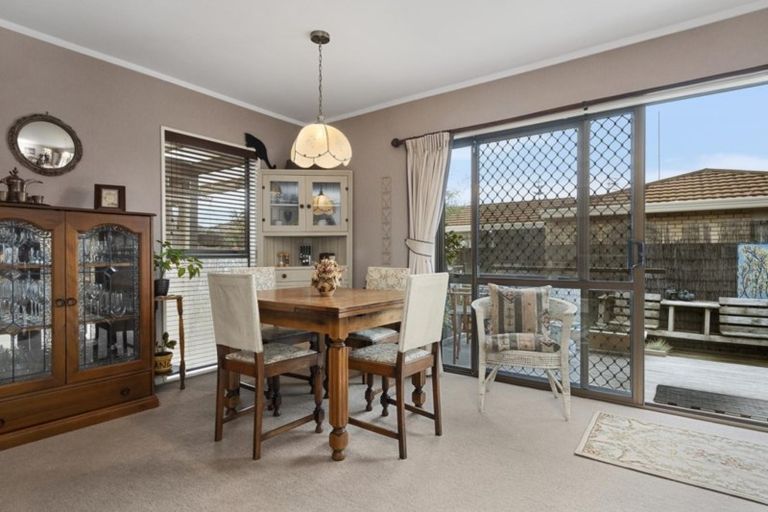 Photo of property in 2a Compton Place, Mount Maunganui, 3116