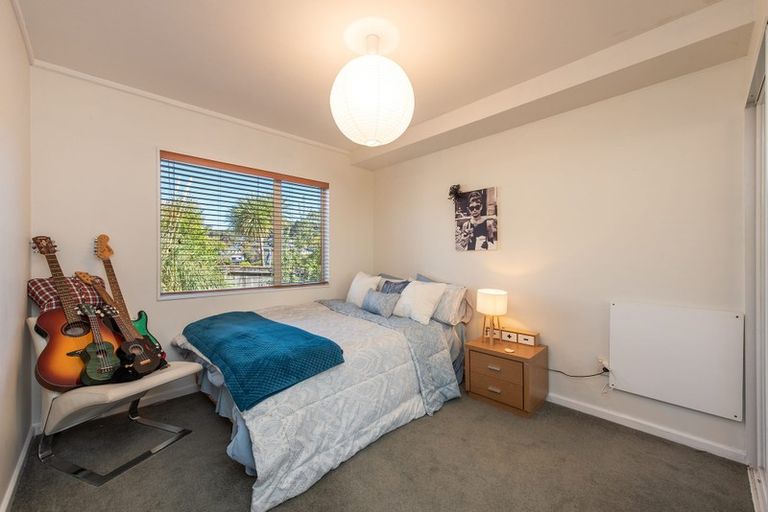 Photo of property in 24 Observatory Close, Whitby, Porirua, 5024