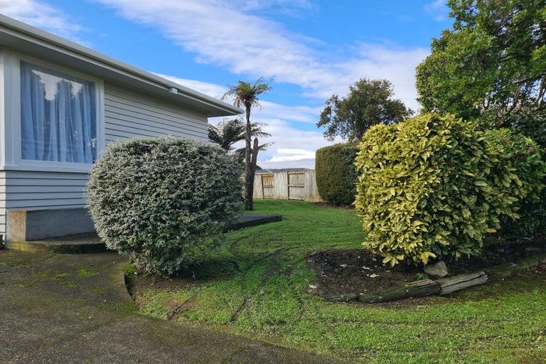 Photo of property in 9 Selby Place, Hokowhitu, Palmerston North, 4410