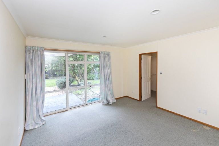 Photo of property in 12 Courtfield Close, Parklands, Christchurch, 8083