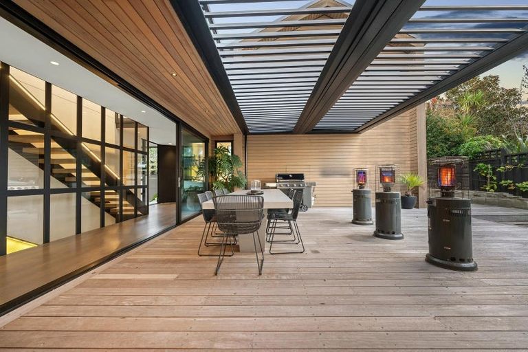 Photo of property in 24 Seacliffe Avenue, Belmont, Auckland, 0622