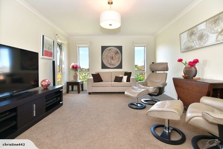 Photo of property in 34 Chesterfield Way, Orewa, 0931