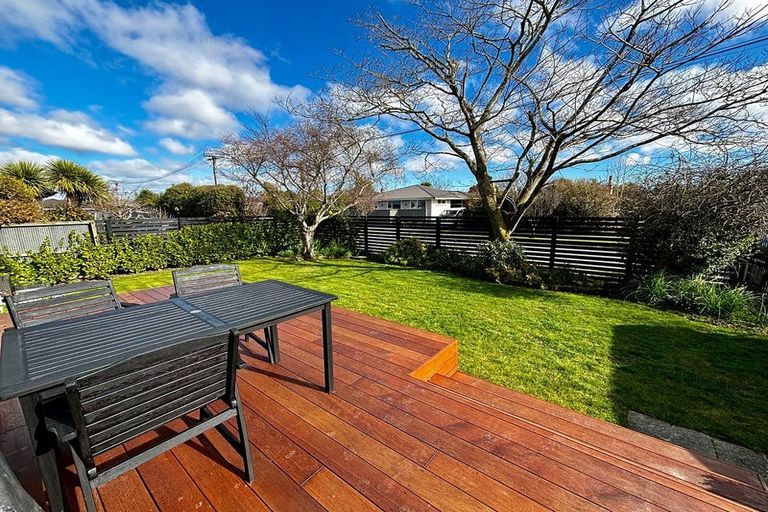Photo of property in 20 Torquay Place, Bryndwr, Christchurch, 8053
