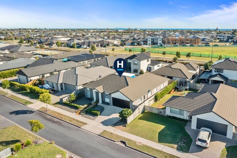 Photo of property in 57 Te Kio Crescent, Papamoa Beach, Papamoa, 3118