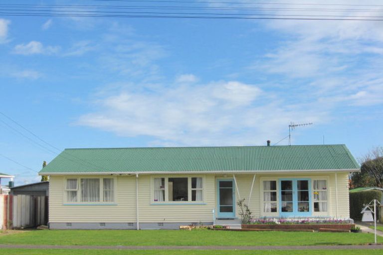 Photo of property in 9 Bartholomew Road, Levin, 5510