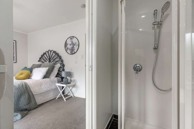 Photo of property in 13 Yelash Road, Massey, Auckland, 0614