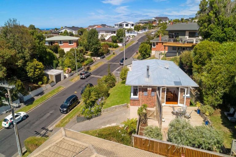 Photo of property in 96 Easther Crescent, Kew, Dunedin, 9012