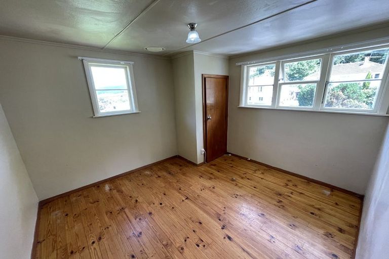 Photo of property in 12 Greer Crescent, Tawa, Wellington, 5028