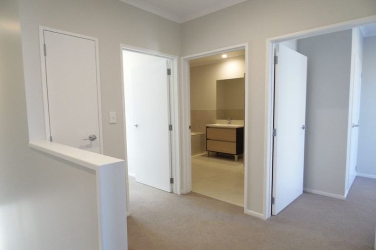 Photo of property in 32 Wallace Road, Hobsonville, Auckland, 0616