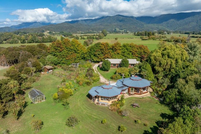 Photo of property in 65 Battery Road, Patons Rock, Takaka, 7182
