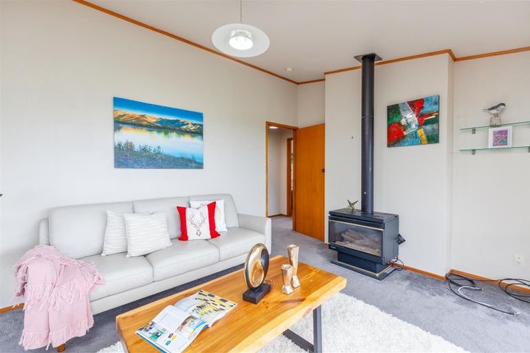 Photo of property in 1/48 Lemnos Place, Titirangi, Auckland, 0604