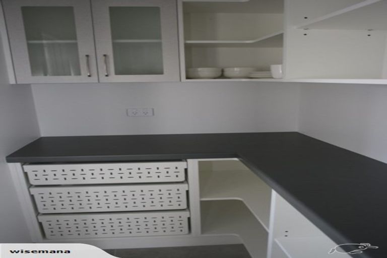 Photo of property in 19 Waitemata Drive, One Tree Point, 0118