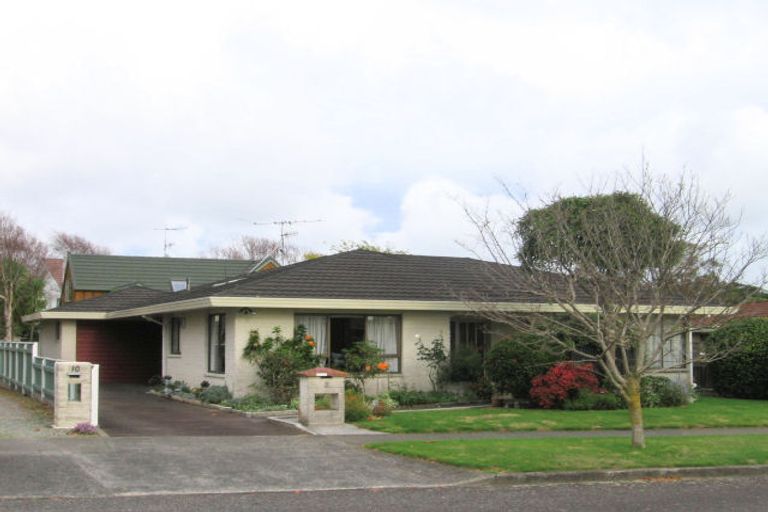 Photo of property in 8a Rewarewa Crescent, Waikanae, 5036